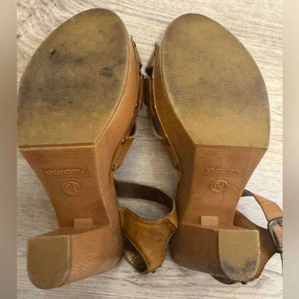 Women's Tan Platform Sandals